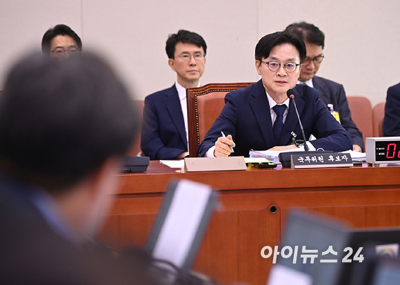 김정관 산업통상자원부 장관 후보자가 17일 오전 서울 여의도 국회 산업통상자원중소벤처기업 위원회 전체회의에서 열린 인사청문회에서 질의에 답변하고 있다. [사진=곽영래 기자]
