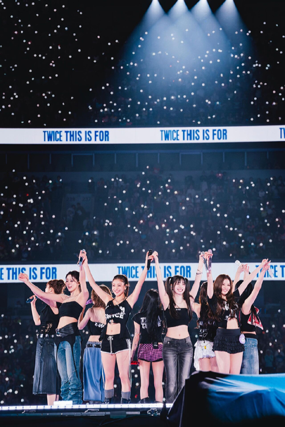 트와이스 일본 도쿄 국립경기장 공연 이미지 [사진=JYP엔터테인먼트]