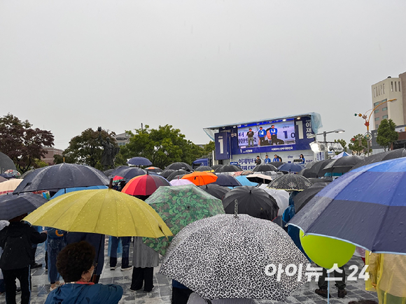 더불어민주당 이재명 대선 후보가 16일 전북 전주시 전북대 후문에서 열린 유세에서 지지를 호소하는 연설을 하고 있다. 2025.5.16 [공동취재] [사진=연합뉴스]