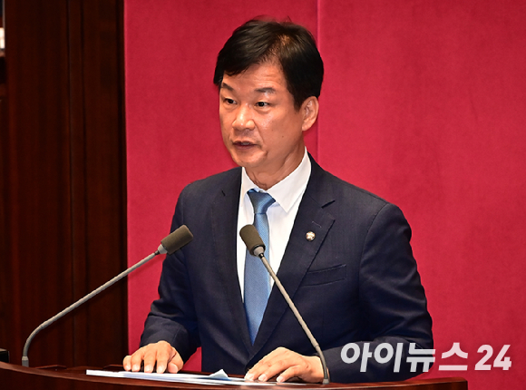 지난해 7월 박균택 더불어민주당 의원이 서울 여의도 국회에서 열린 본회의에서 '순직 해병 수사 방해 및 사건 은폐 등의 진상규명을 위한 특별검사의 임명 등에 관한 법률안 재의의 건' 토론을 하고 있다. [사진=곽영래 기자]