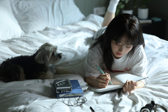 박보영이 팬송 작사에 참여했다. [사진=BH엔터테인먼트]