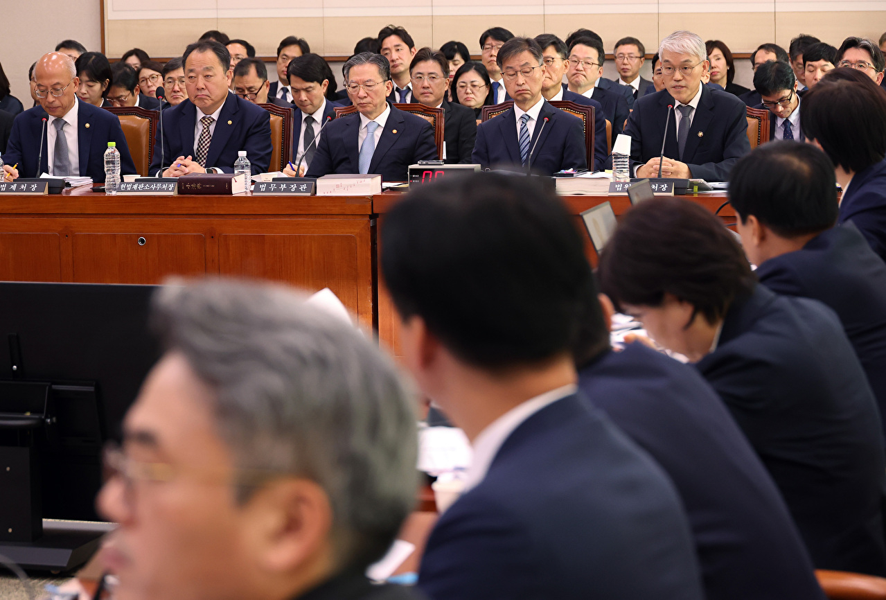 천대엽 법원행정처장이 30일 서울 여의도 국회 법제사법위원회에서 열린 종합감사에서 답변하고 있다. 2025.10.30 [사진=연합뉴스]
