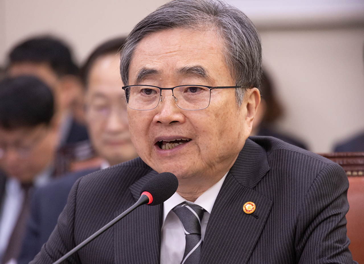 조현 외교부 장관이 28일 국회에서 열린 외교통일위원회 전체 회의에 출석해 도널드 트럼프 미 대통령의 한국에 대한 관세 인상 발언과 관련한 질의에 답하고 있다. 2026.1.28 [사진=연합뉴스]