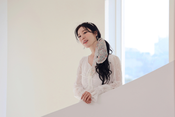나비가 새 싱글 '봄별꽃' 발매 기념 인터뷰를 진행했다. [사진=알앤디컴퍼니]