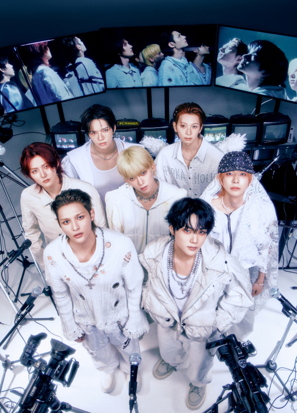 앰퍼샌드원 단체 이미지. [사진=FNC엔터테인먼트]