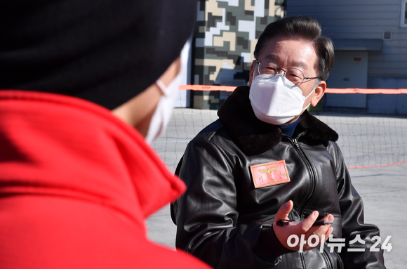 윤석열 국민의힘 대선후보가 지난달 28일 서울 여의도 중앙당사에서 '디지털 지구(Digital Earth) 시대' 대한민국 디지털 경제 비전발표를 하고 있다. [사진=김성진 기자]
