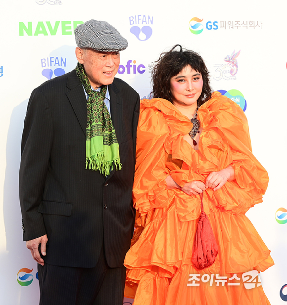 홍콩 배우 조시 호가 2일 경기도 부천시 원미구 부천시청 잔디광장에서 진행된 제30회 부천국제판타스틱영화제(BIFAN) 레드카펫 행사에 참석하고 있다. [사진=정소희 기자]