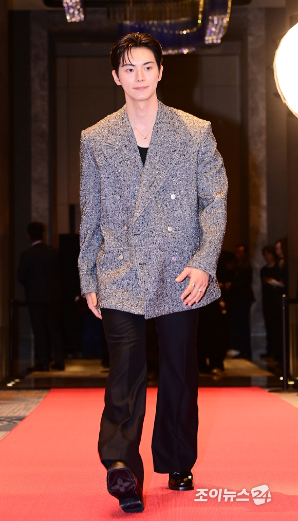 배우 이채민이 15일 오후 서울 종로구 포시즌스 호텔에서 열린 제20회 유방암 인식 항상 캠페인 자선 행사 'LOVR YOUR'에 참석하고 있다. [사진=정소희 기자]