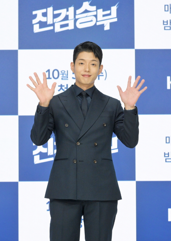 [포토]하준 '반가워요'