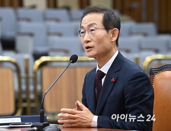 김호철 감사원장 후보자가 29일 서울 여의도 국회에서 열린 인사청문회에서 질의에 답변하고 있다. [사진=곽영래 기자]