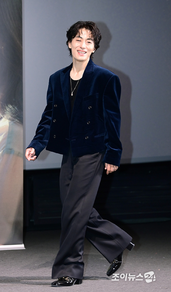 배우 구교환이 18일 오후 서울 용산구 CGV 용산아이파크몰에서 열린 영화 '만약에 우리'(감독 김도영) 언론시사회에 참석하고 있다. [사진=정소희 기자]