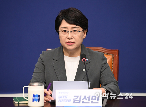 김선민 조국혁신당 당대표 권한대행이 5일 오전 서울 여의도 국회에서 열린 현안관련 기자간담회에서 발언하고 있다. [사진=곽영래 기자]