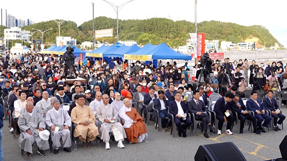 지난 9일 가족공감프로젝트 '제8회 3대가족 어울림문화축제'가 포항 영일대해수욕장 누각광장 일원에서 열리고 있다. [사진=경북언론인불자회]