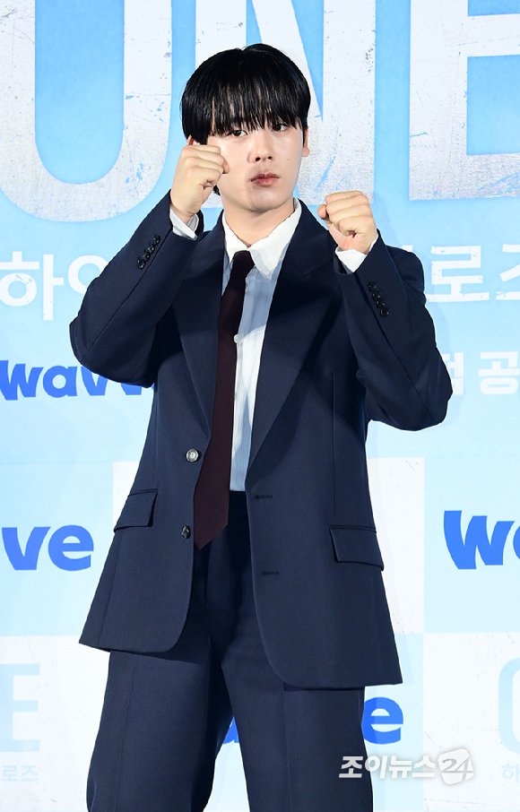 배우 이정하가 28일 서울 자양동 건대입구 롯데시네마에서 진행된 새 드라마 'ONE : 하이스쿨 히어로즈' 제작발표회에 참석하고 있다. [사진=정소희 기자]