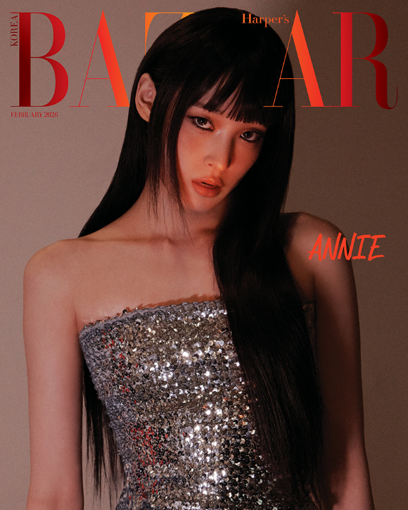 올데이프로젝트 애니가 화보 촬영을 했다. [사진=하퍼스 바자 ]