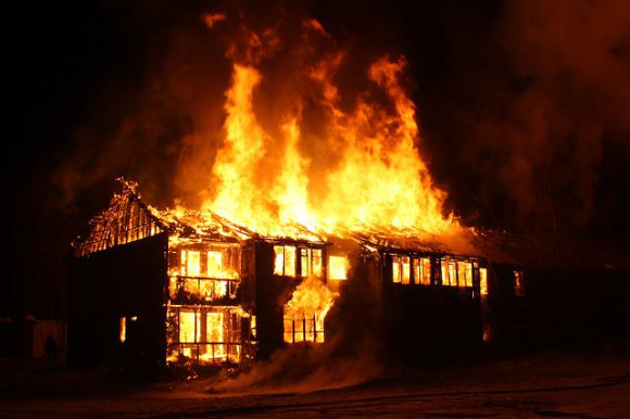 6일 천안 동남구 신부동 다세대 주택서 화재가 발생해 소방당국이 진압했다. 사진은 기사와는 무관. 화재 이미지. [사진=픽사베이]