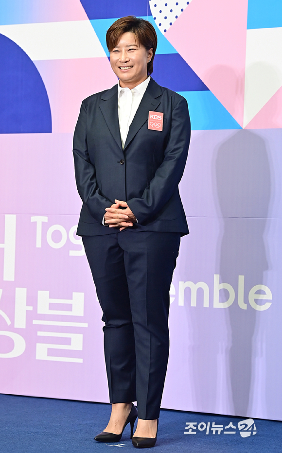 해설위원 박세리가 26일 오전 서울 여의도 KBS신관에서 열린 '2024 파리 하계올림픽 KBS 방송단 발대식'에서 기념촬영을 하고 있다. [사진=곽영래 기자]
