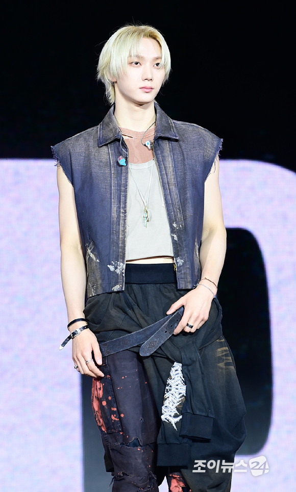 그룹 보이넥스트도어 성호가 20일 오후 서울 강서구 KBS아레나에서 열린 보이넥스트도어(BOYNEXTDOOR) 새 앨범 '디 액션'(The Action) 쇼케이스에 참석하고 있다. [사진=정소희 기자]
