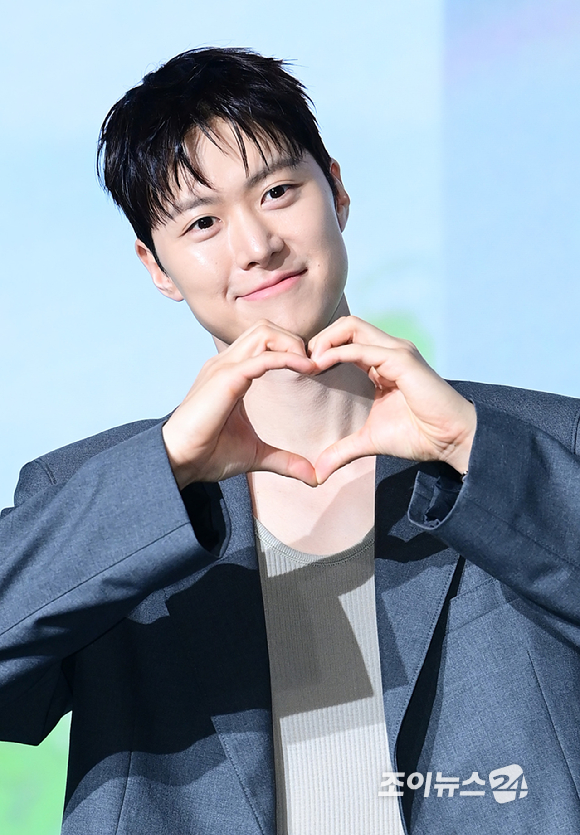 배우 공명-신은수-차우민-윤상현이 25일 오전 서울 마포구 호텔 나루에서 열린 넷플릭스 영화 '고백의 역사'(감독 남궁선) 제작보고회에 참석하고 있다. [사진=정소희 기자]