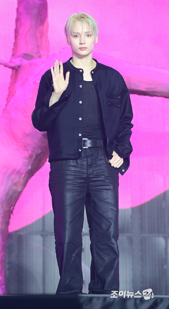 그룹 투모로우바이투게더 휴닝카이가 13일 오후 서울시 성북구 안암동 고려대학교 화정체육관에서 열린 투모로우바이투게더(TOMORROW X TOGETHER, TXT) 미니 8집 '7TH YEAR: 가시덤불에 잠시 바람이 멈췄을 때' 발매 기념 쇼케이스에 참석하고 있다. [사진=정소희 기자]