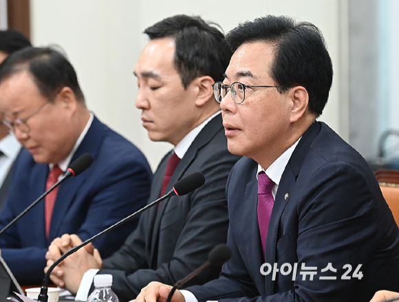 송언석 국민의힘 원내대표가 11일 서울 여의도 국회에서 열린 최고위원회의에서 발언하고 있다. [사진=곽영래 기자]