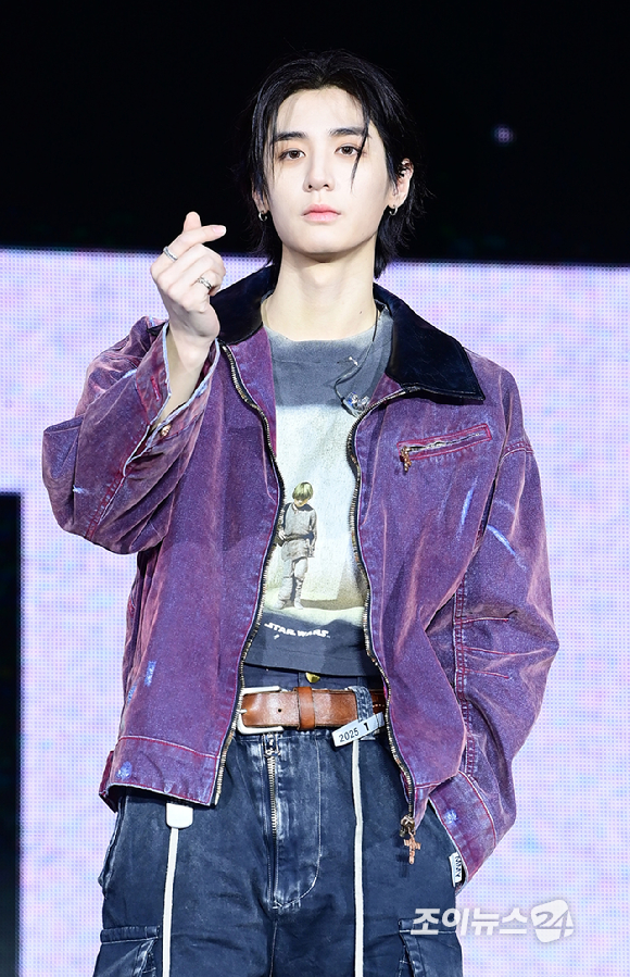 그룹 보이넥스트도어 이한이 20일 오후 서울 강서구 KBS아레나에서 열린 보이넥스트도어(BOYNEXTDOOR) 새 앨범 '디 액션'(The Action) 쇼케이스에 참석하고 있다. [사진=정소희 기자]