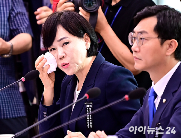 윤석열 전 대통령의 부인 김건희 여사가 지난 6일 서울 종로구에 마련된 김건희 특검팀(특별검사 민중기) 사무실에 조사를 받기 위해 피의자 신분으로 출석하고 있다. [사진=곽영래 기자]