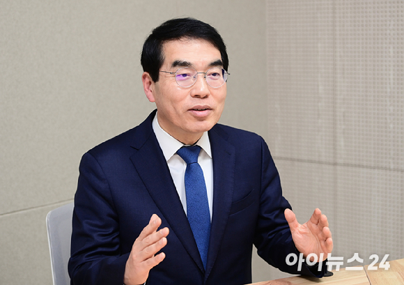 경기도지사 출마를 선언한 양기대 전 더불어민주당 의원이 29일 서울 영등포구 아이뉴스24에서 진행된 인터뷰를 갖고 있다. [사진=정소희 기자]