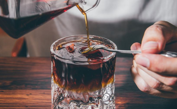 바람만 스쳐도 아픈 통풍, 통증의 왕이라고도 불린다. [사진=EBS]