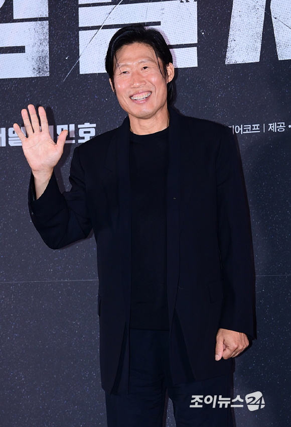허진호 감독-배우 유해진-박해일-이민호가 8일 오후 서울 강남구 삼성동 메가박스 코엑스점에서 진행된 영화 '암살자(들)'(감독 허진호) 언론시사회에 참석하고 있다. [사진=정소희 기자]