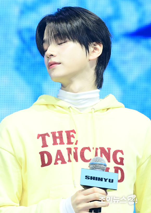 [포토] 투어스 신유, B컷도 황홀한 비주얼