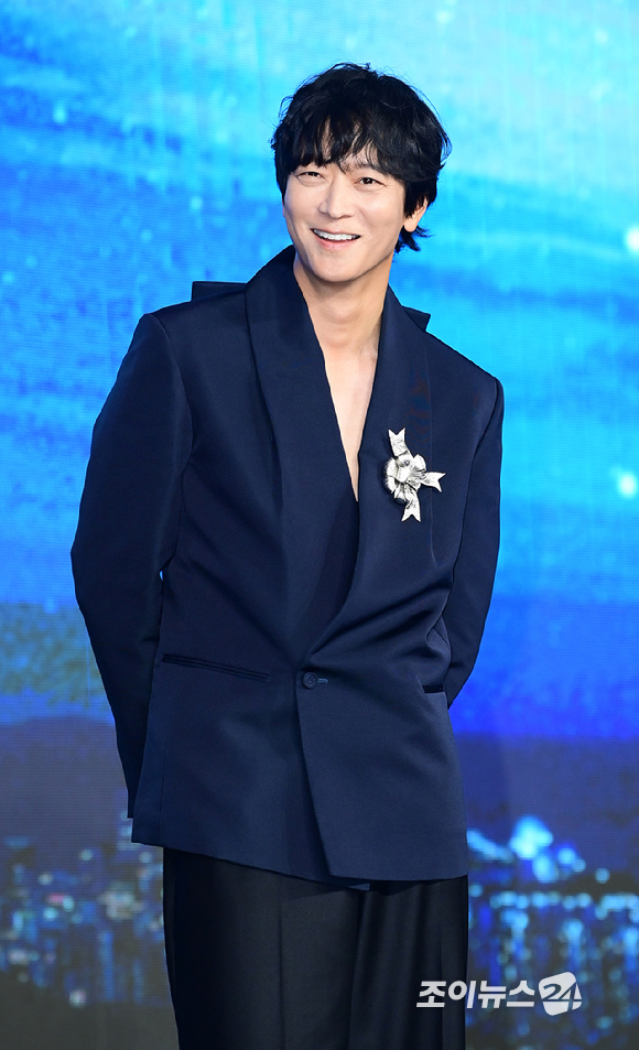 배우 전지현과 강동원이 2일 오전 서울 종로구 포시즌스 호텔에서 진행된 디즈니 플러스 오리지널 시리즈 '북극성' 제작발표회에 참석하고 있다. [사진=정소희 기자]