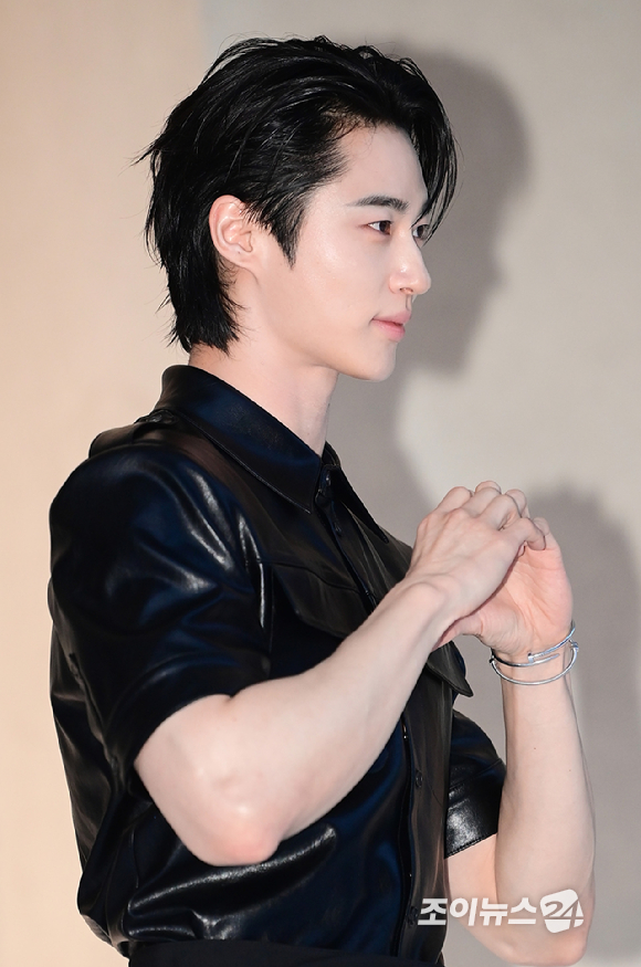 배우 변우석이 3일 오후 서울 성동구 하우스 노웨어 서울에서 열린 아이아이컴바인드 신사옥 하우스 노웨어 서울 오픈 기념 포토콜에 참석하고 있다. [사진=정소희 기자]