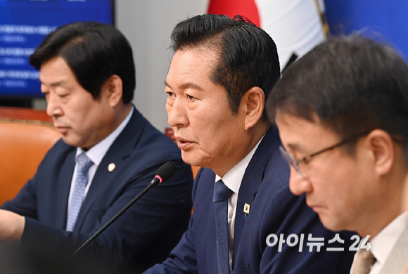 정청래 더불어민주당 당대표가 19일 서울 여의도 국회에서 열린 최고위원회의에서 발언하고 있다. [사진=곽영래 기자]