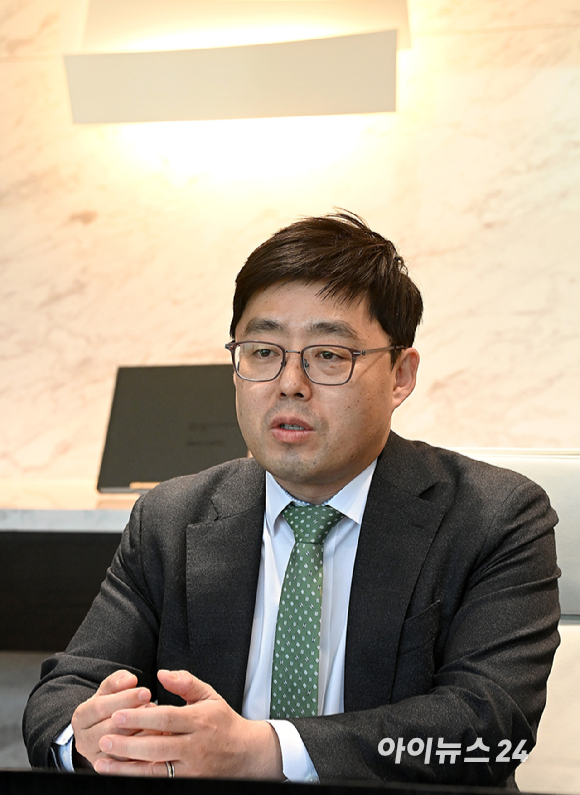 김앤장 법률사무소 방성현, 노태영 변호사가 5일 서울 종로구 김앤장 법률사무소에서 아이뉴스24와 인터뷰를 하고 있다. [사진=곽영래 기자]