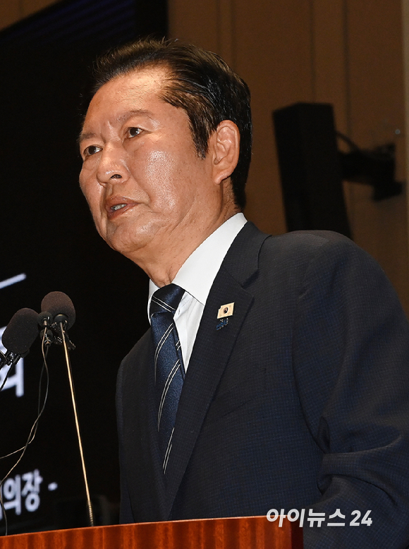 정청래 더불어민주당 대표가 11일 서울 여의도 국회에서 열린 의원총회에서 발언하고 있다. [사진=곽영래 기자]
