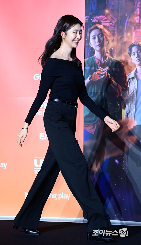배우 김지현이 17일 오후 서울 광진구 풀만 앰버서더 서울 이스트폴에서 열린 쿠팡플레이 X 지니 TV 오리지널 시리즈 'UDT: 우리 동네 특공대' 제작발표회에 참석하고 있다. [사진=정소희 기자]