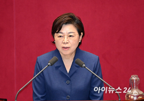 성평등가족위원장으로 선출된 김정재 국민의힘 의원이 30일 서울 여의도 국회에서 열린 본회의에서 당선 인사를 하고 있다. [사진=곽영래 기자]