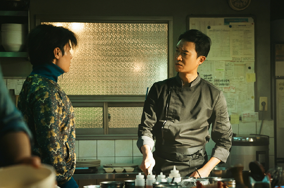 배우 이규형이 영화 '보스' 인터뷰에 앞서 포즈를 취하고 있다. [사진=에이스팩토리]