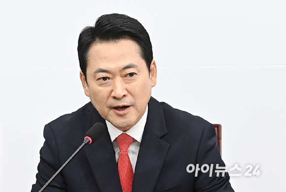 사진 왼쪽부터 정청래 더불어민주당 대표, 장동혁 국민의힘 대표. [사진=아이뉴스24 DB]