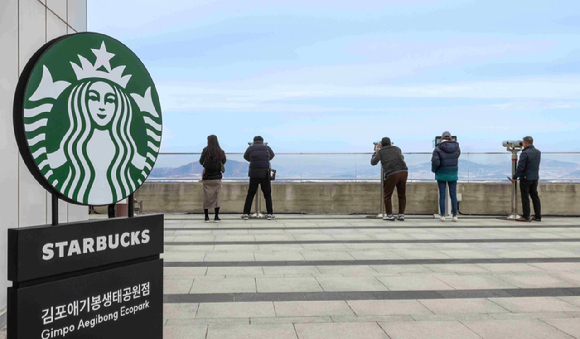 스타벅스 리버사이드대성리DT점. [사진=스타벅스]