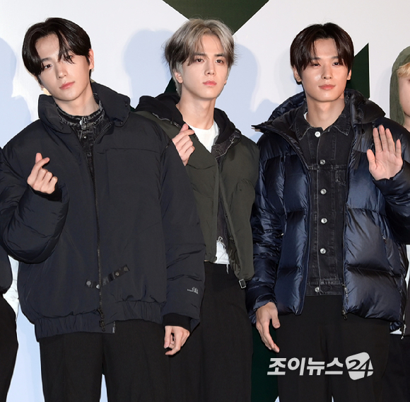 그룹 더보이즈(THE BOYZ) 현재-영훈-주연이 26일 오후 서울 용산구 레이어20 스튜디오에서 열린 코오롱스포츠 창립 50주년 기념 '에버그린 에너지' 캠페인 포토월 행사에 참석하고 있다. [사진=정소희 기자]