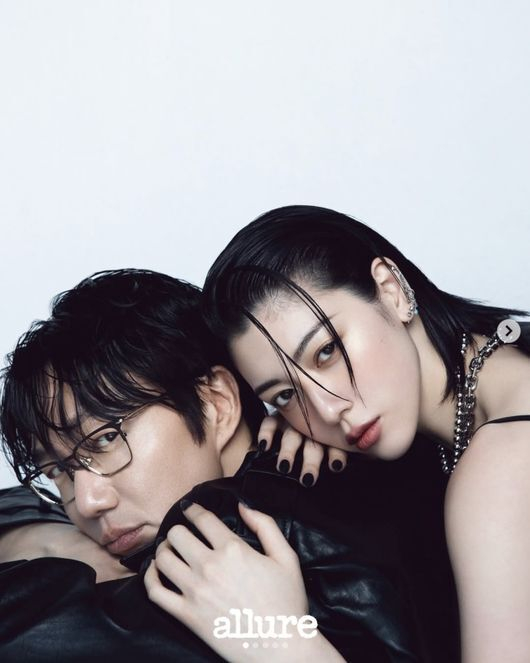 성시경, 10kg 감량하더니 日 모델과 초밀착 화보까지..."이 케미 뭐야?" 난리