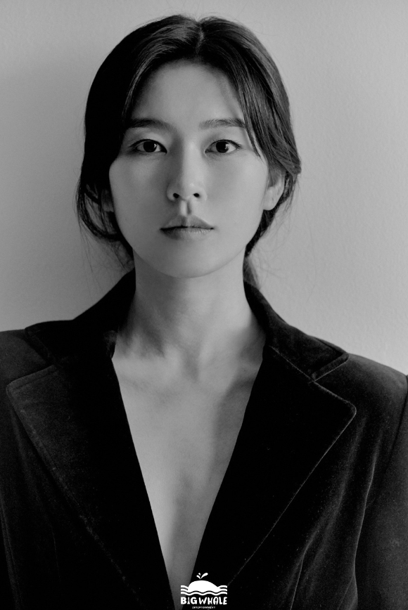 전효진이 빅웨일엔터테인먼트와 전속계약을 체결했다. [사진=빅웨일엔터테인먼트]