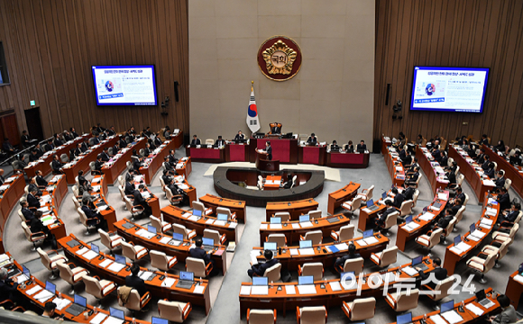 김민석 국무총리가 7일 국회 예결위 회의장에서 열린 전체회의에서 질의에 답변하고 있다. [사진=곽영래 기자]
