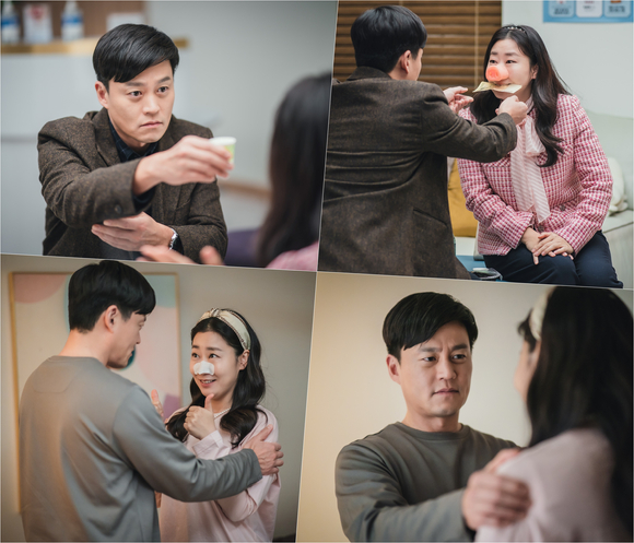 티빙 오리지널 '내과 박원장' 이서진, 라미란 스틸컷이 공개됐다. [사진=티빙]
