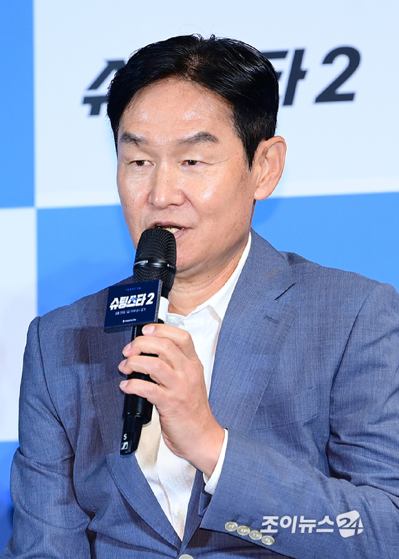 최용수 감독이 28일 오전 서울 구로구 더 링크 서울 트리뷰트 포트폴리오 호텔에서 열린 쿠팡플레이 예능 '슈팅스타' 시즌 2 제작발표회에 참석하고 있다. [사진=정소희 기자]