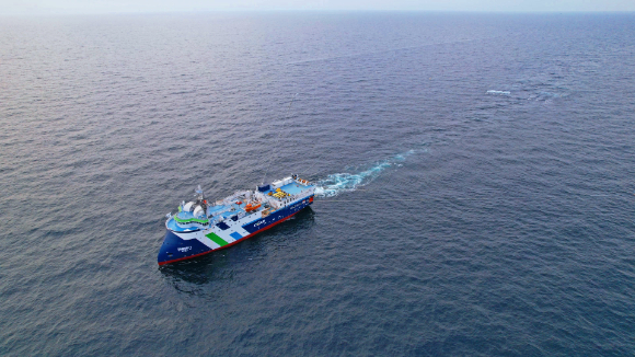 우리나라 탐해 3호가 서태평양 첫 탐사서 고농도 해저 희토류를 확인했다. [사진=지질자원연]