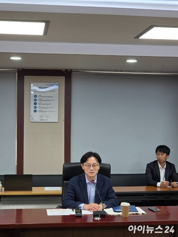 김정관 산업통상부 장관이 23일 서울 무역보험공사에서 열린 '제6차 자원안보협의회'에서 발언하고 있다. [사진=황세웅 기자]
