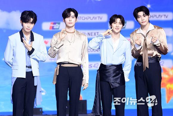 그룹 제로베이스원(ZEROBASEONE)이 9일 오후 경기도 일산 킨텍스에서 열린 2026 SBS 가요대전 Summer 블루카펫 행사에 참석하고 있다. [사진=정소희 기자]